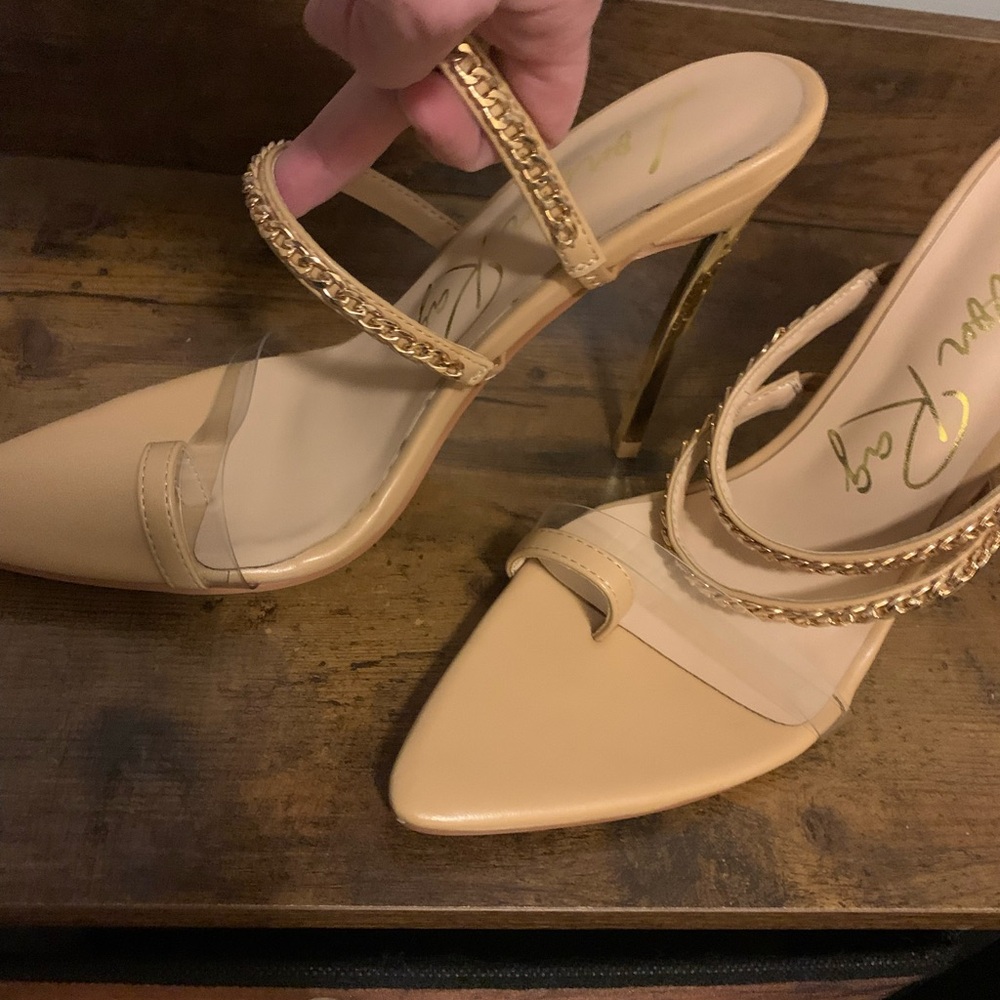 London Rag. Tan stiletto strappy summer heel. Gold tone heel. Gold tone chain.